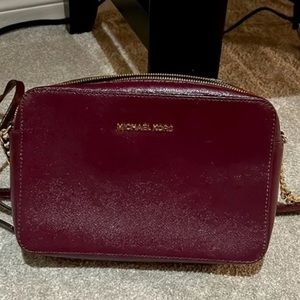 Michael Kors: Large Jet Set Crossbody: burgundy/plum with gold hardware